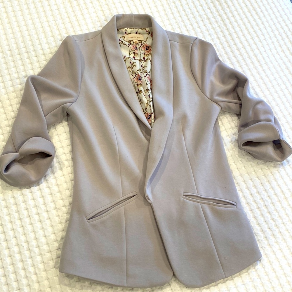 Buttery soft, lined blazer with 3/4 sleeves